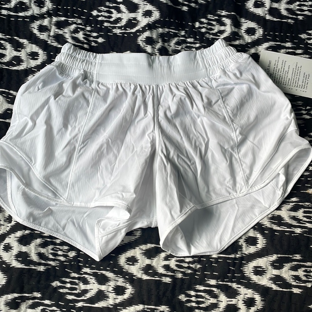 Lululemon Hotty Hot Short 4” inseam